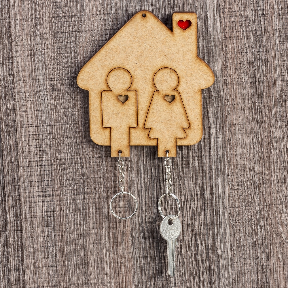 Porta Chaves Casinha com Chaveiro Formato Casal